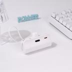 Power bank prenosiva baterija privezak 5000mAh 15W lightning bela cena 4000 din slika