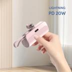 Power bank prenosiva baterija privezak 5000mAh lightning roze cena 4000 din slika
