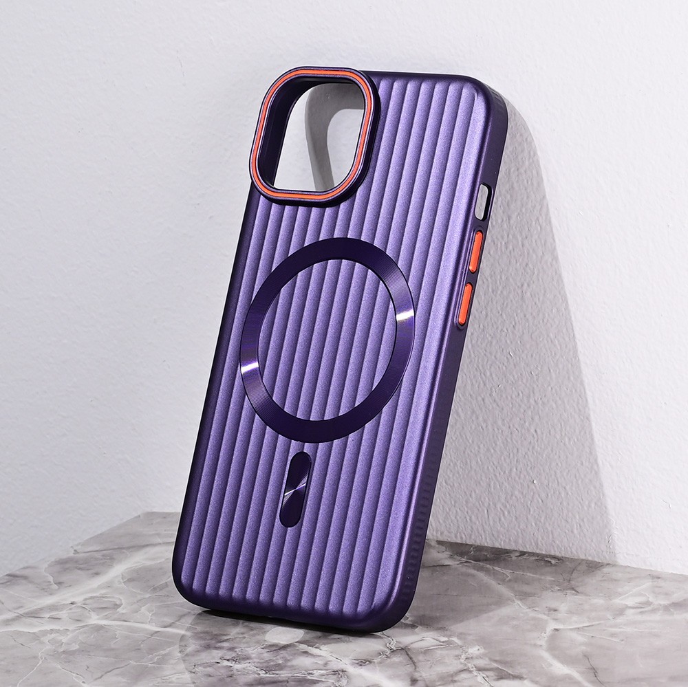 Maska Torbica Magsafe Stripe za iPhone 15 6.1 ljubicasta cena 2500 din slika